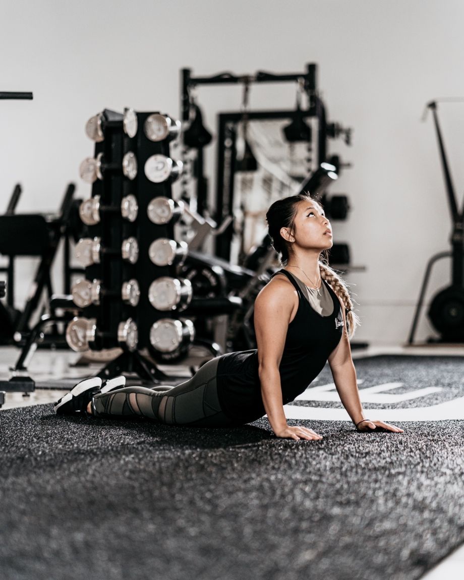 back spine stretch trainer Kim drivenfit