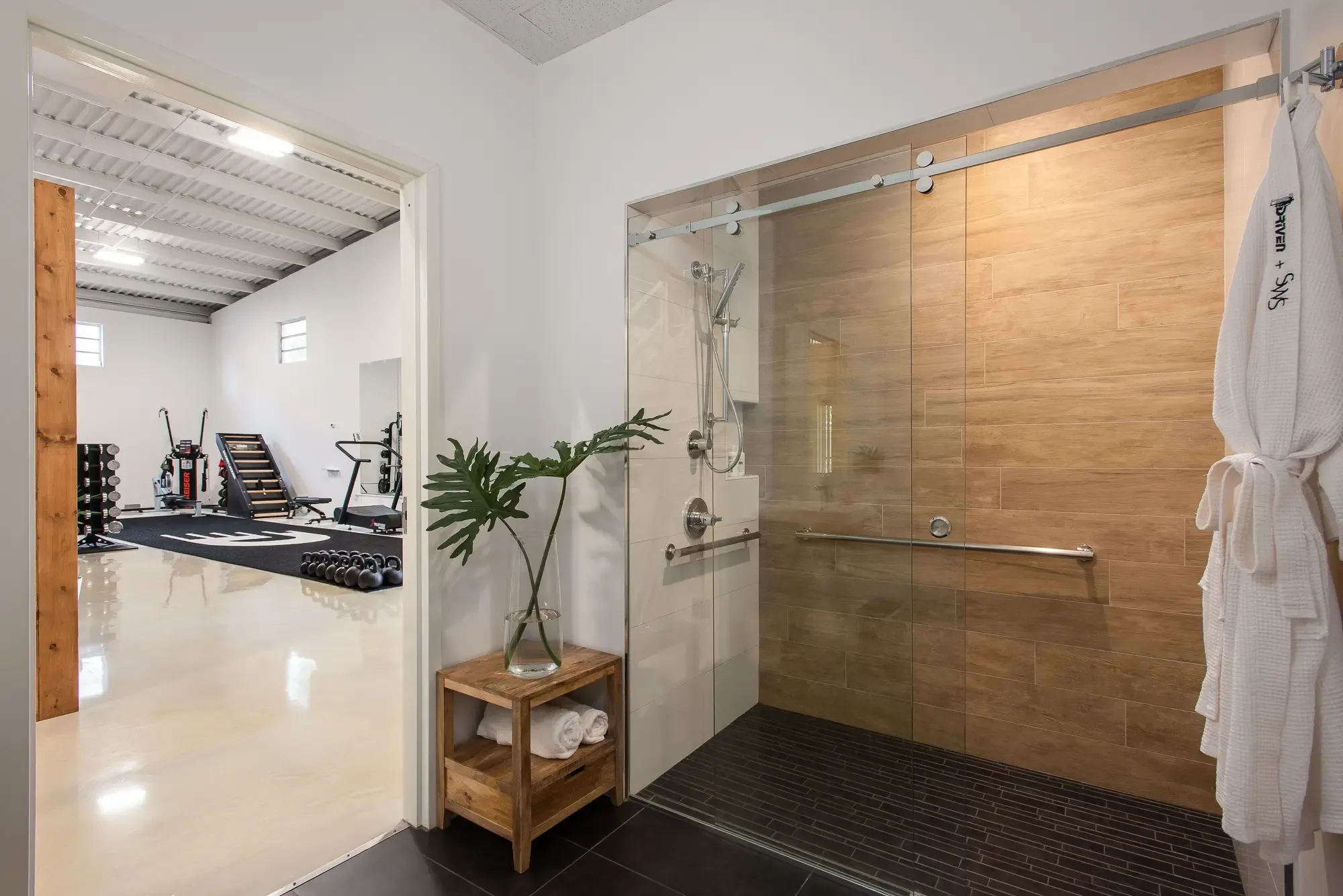 Rain Shower/Primping Station